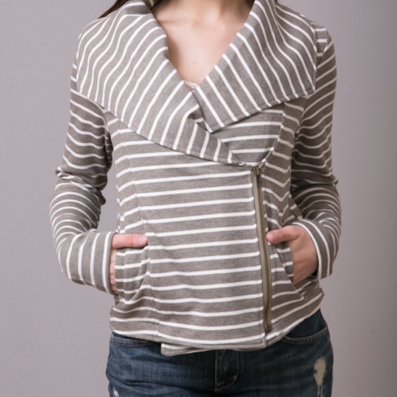 Mystree Asymmetrical Zip-up Sweater Jacket - Picture 5 of 5